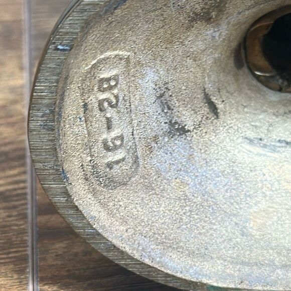 Virginia Metalcrafters Colonial Williamsburg CW 16-20 Raleigh Solid Brass Candle - Picture 9 of 10